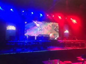 峡谷战歌 从‘兄弟战场’到‘Carry全场’的电竞交响曲